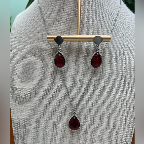 Bohemian Edgy Red Teardrop Necklace set with Earrings - Trendy Edgy Jewelry Set - Picture 6 of 17